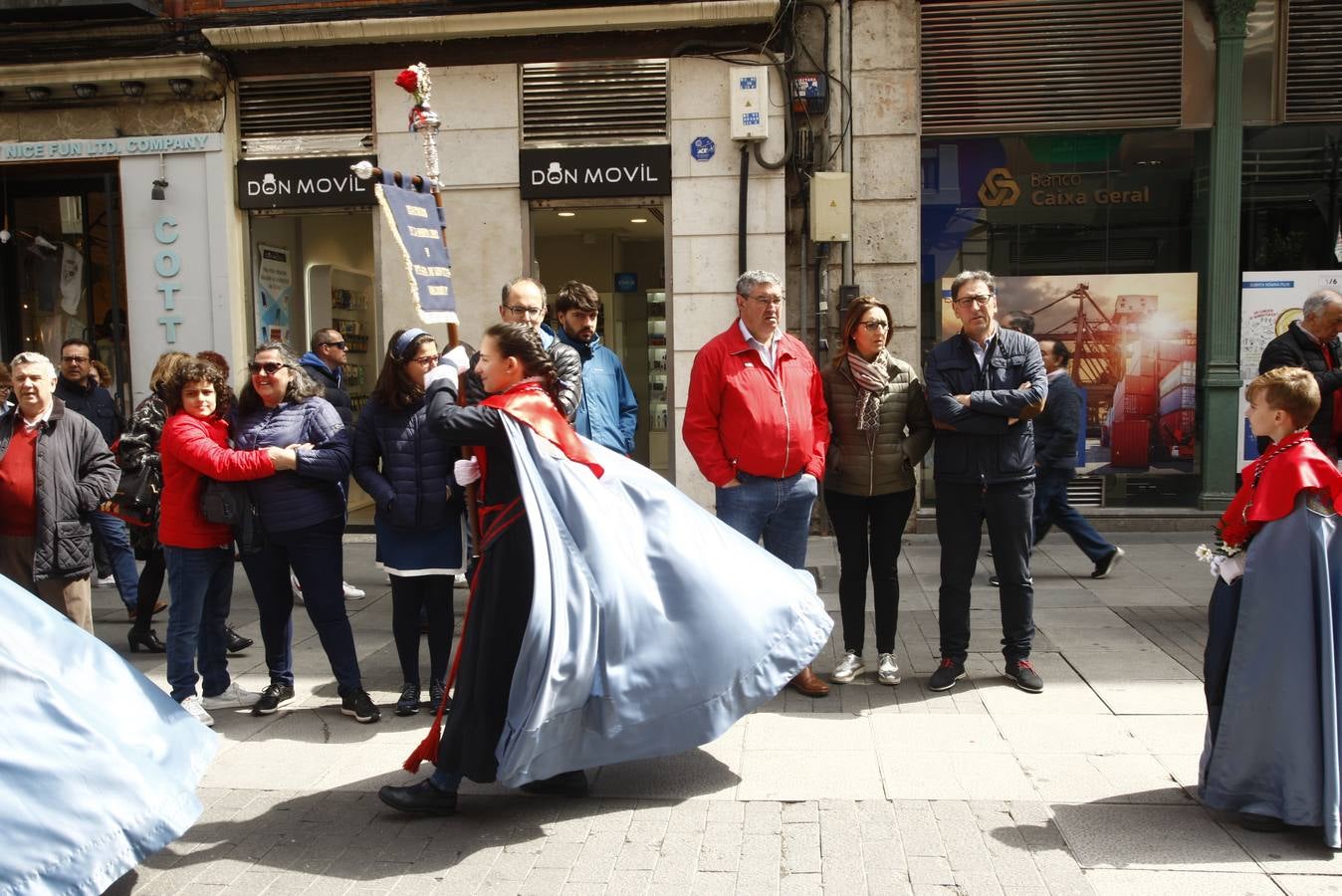 Fotos: Público en la Procesión del Encuentro en Valladolid (2/4)