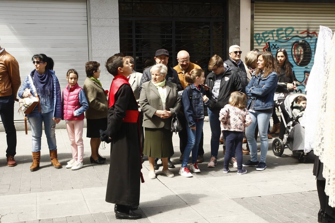 Fotos: Público en la Procesión del Encuentro en Valladolid (2/4)