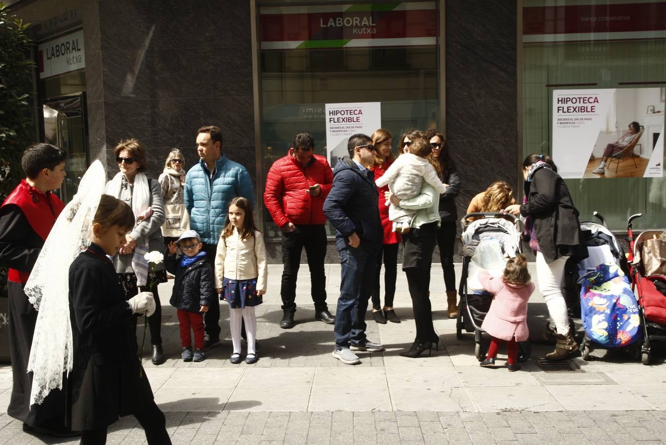 Fotos: Público en la Procesión del Encuentro en Valladolid (3/4)