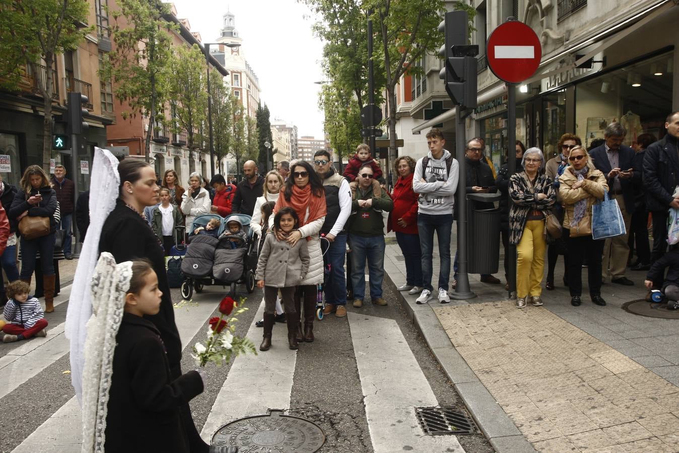 Fotos: Público en la Procesión del Encuentro en Valladolid (3/4)
