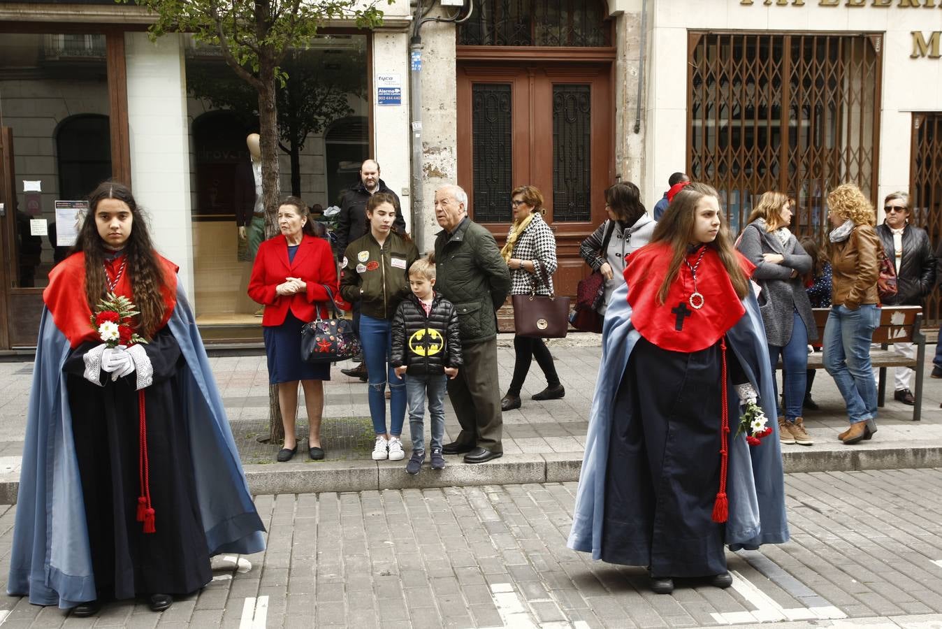 Fotos: Público en la Procesión del Encuentro en Valladolid (3/4)