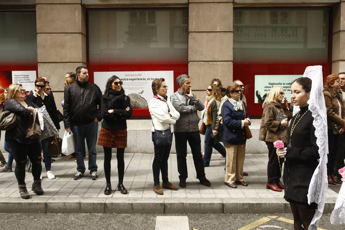 Fotos: Público en la Procesión del Encuentro en Valladolid (3/4)