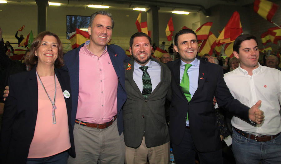 Fotos: Javier Ortega Smith en el mitin de Vox en Segovia