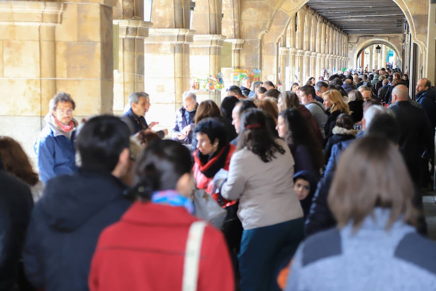 Fotos: Miles de Libros invaden la Plaza Mayor de Salamanca