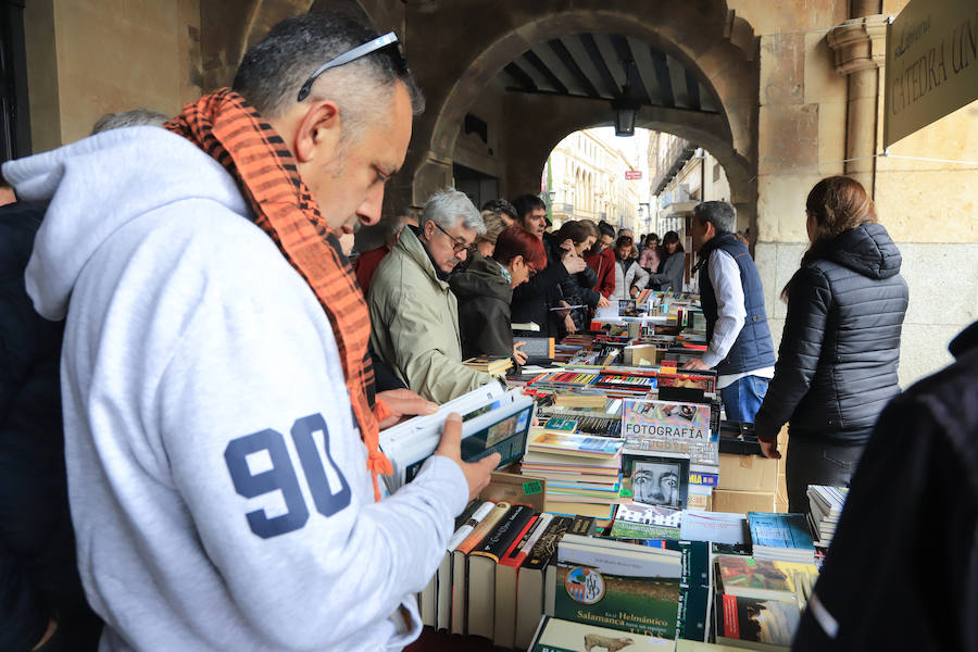 Fotos: Miles de Libros invaden la Plaza Mayor de Salamanca