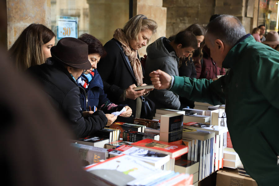 Fotos: Miles de Libros invaden la Plaza Mayor de Salamanca