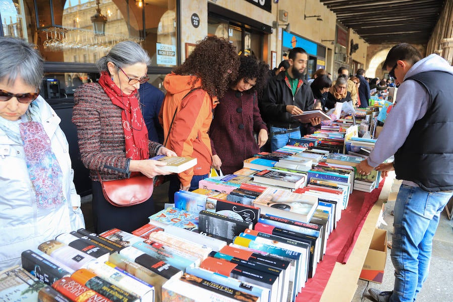 Fotos: Miles de Libros invaden la Plaza Mayor de Salamanca