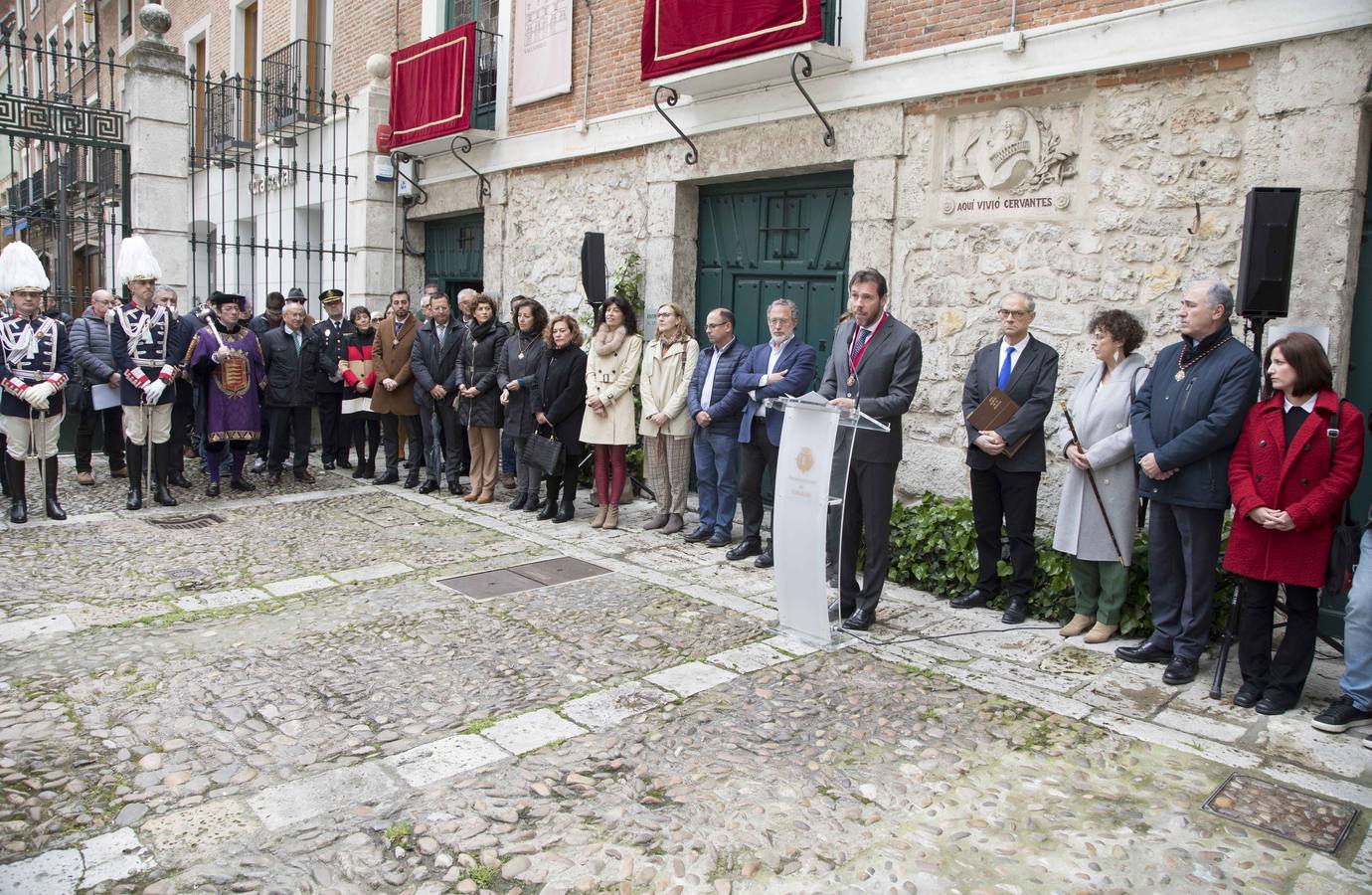 Una ceremonia en la que el alcalde de Valladolid, Óscar Puente, urgió a «defender, proteger y potenciar el libro como artículo de primera necesidad para la ciudadanía»