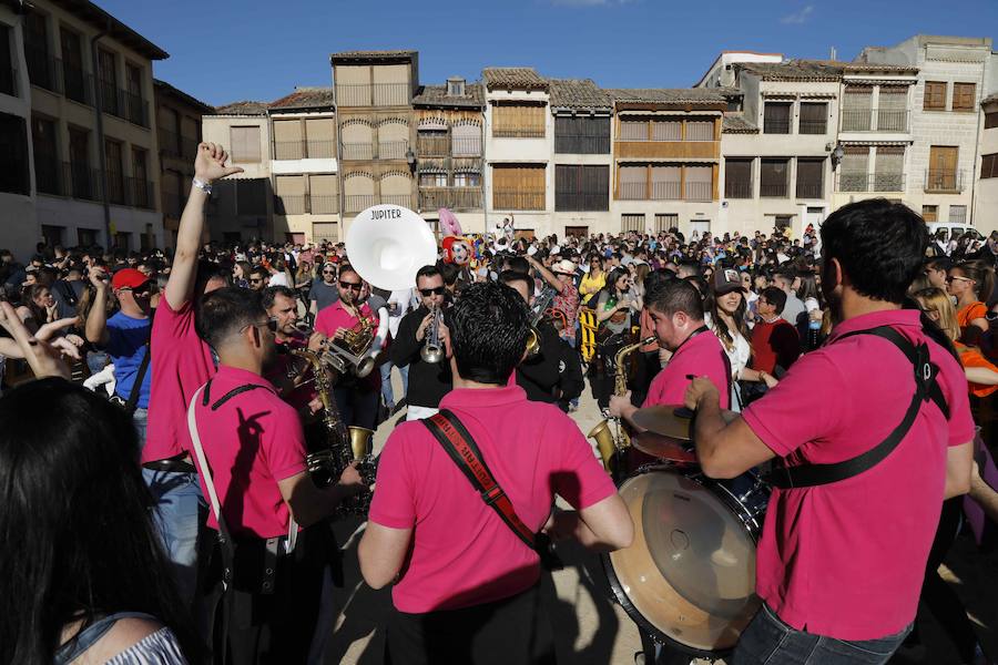 Fotos: Joranada del sábado en la Concentración de Charangas de Peñafiel (2/2)