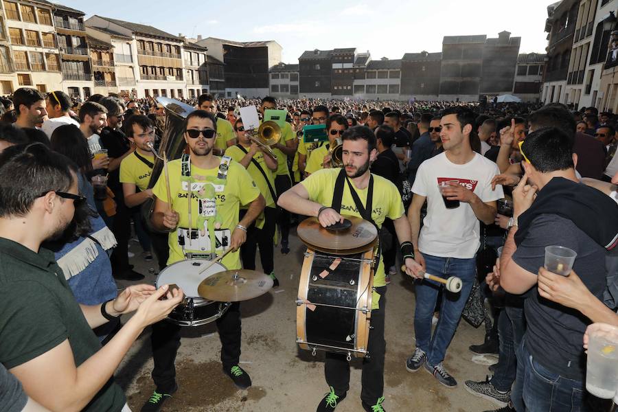 Fotos: Joranada del sábado en la Concentración de Charangas de Peñafiel