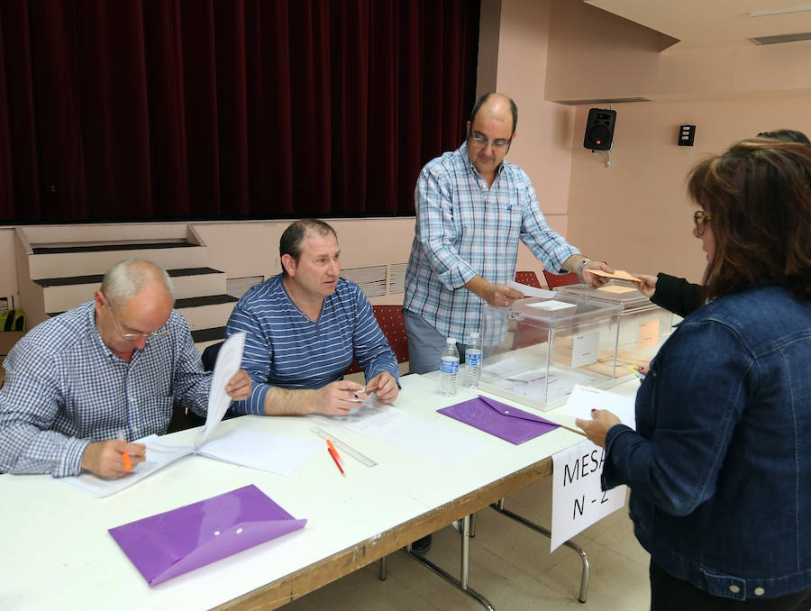 Fotos: Jornada de elecciones generales en Segovia (1)