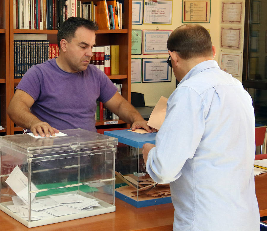 Fotos: Jornada de elecciones generales en Segovia (1)