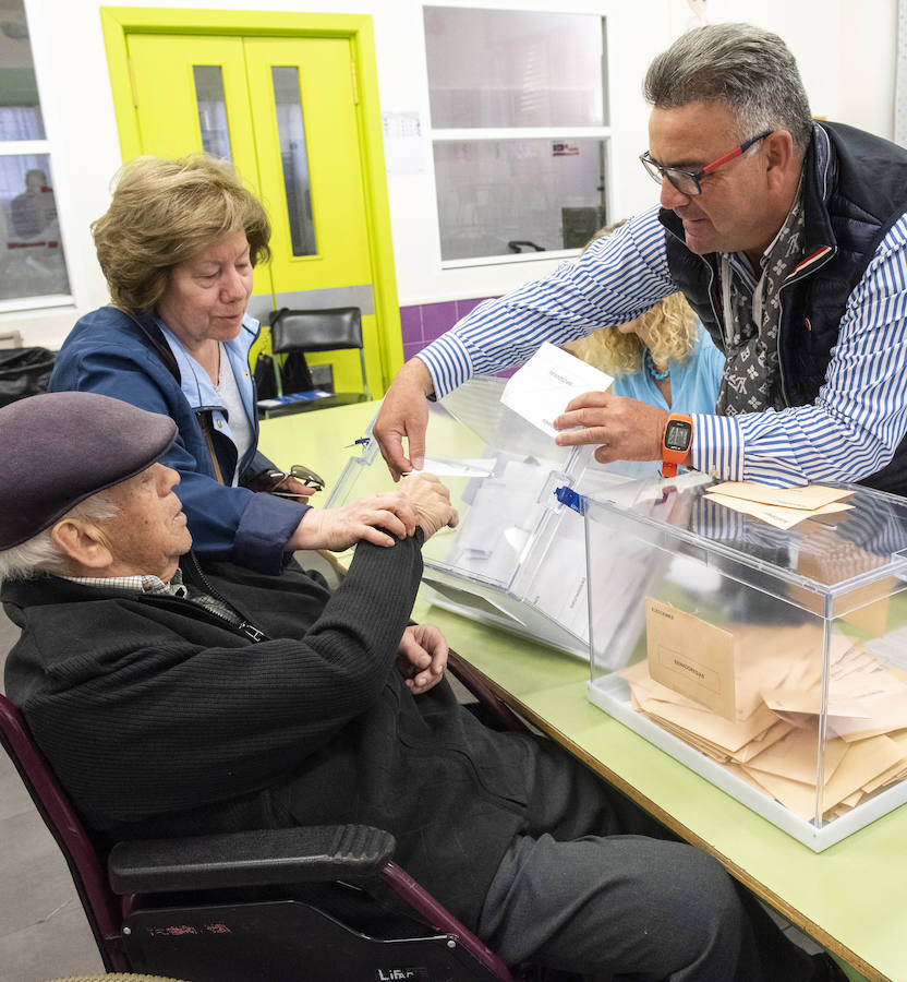 Fotos: Jornada de elecciones generales en Segovia (3)