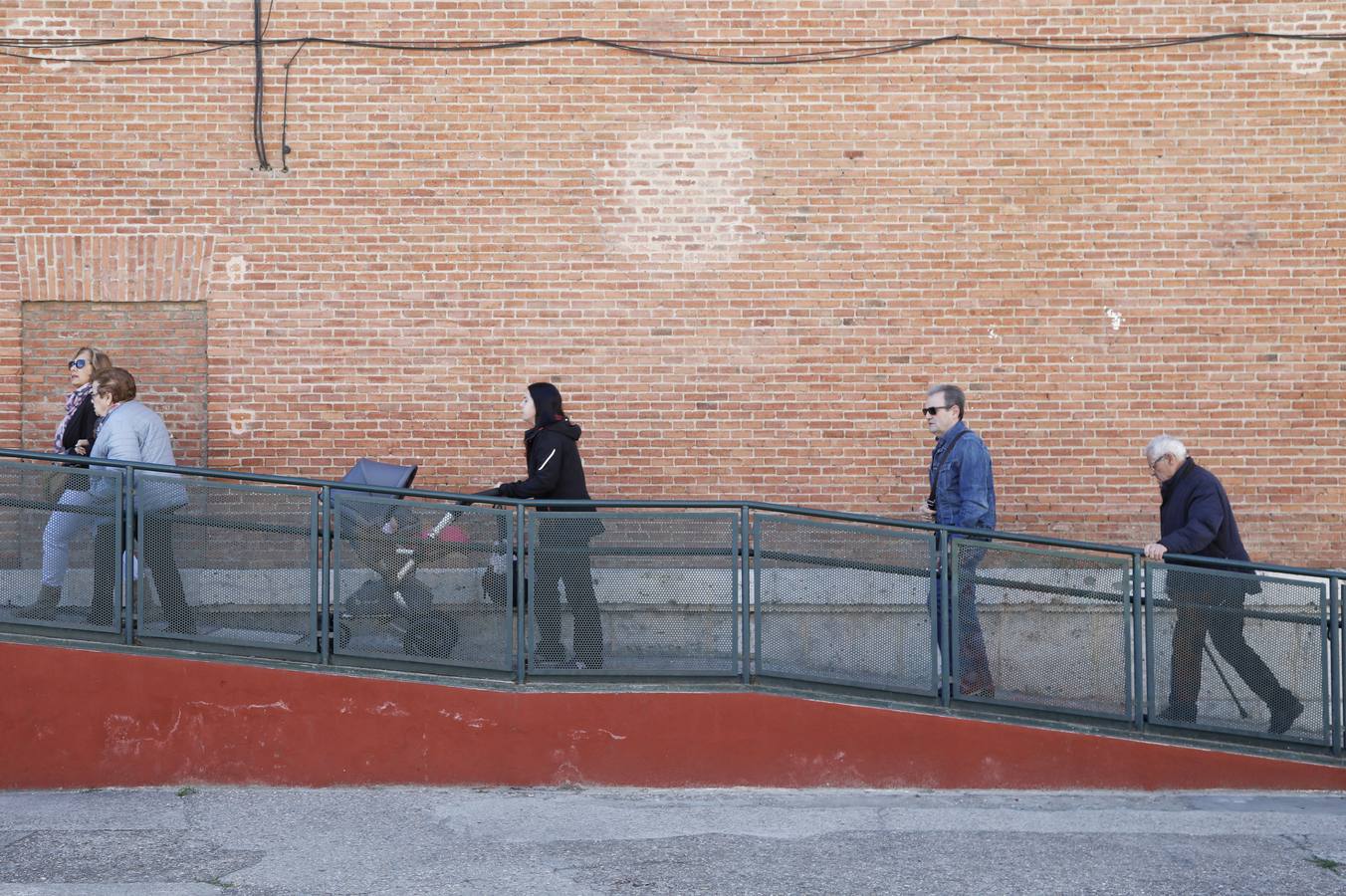 Fotos: El ambiente en los colegios electorales de Valladolid