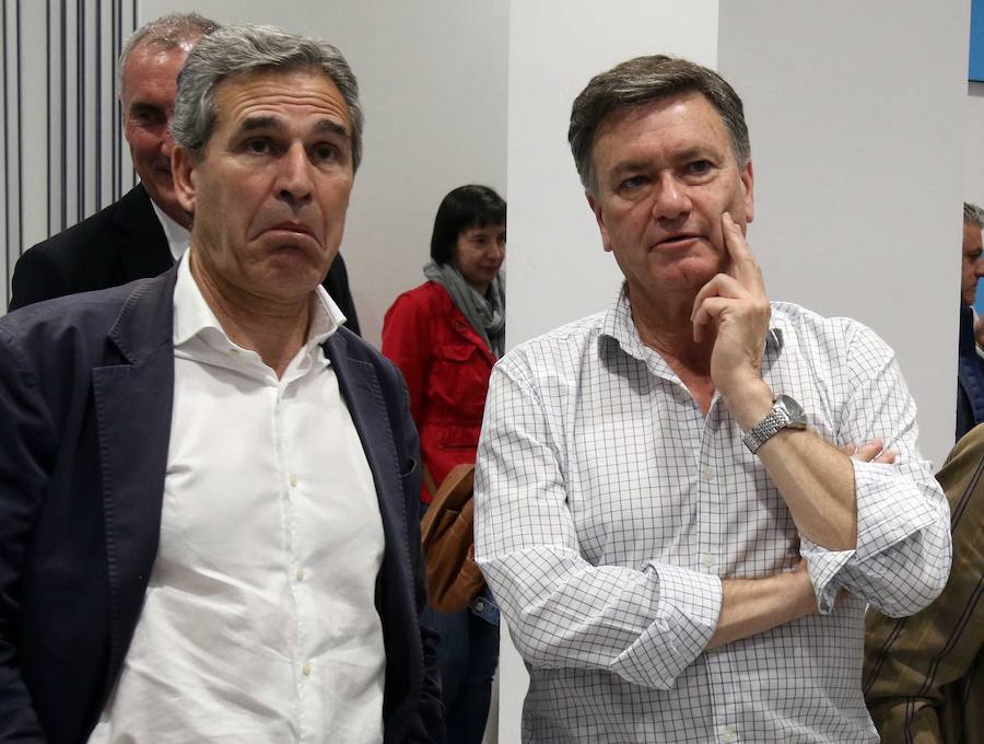 Fotos: PSOE y PP viven su noche electoral