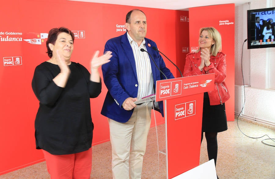 Fotos: PSOE y PP viven su noche electoral