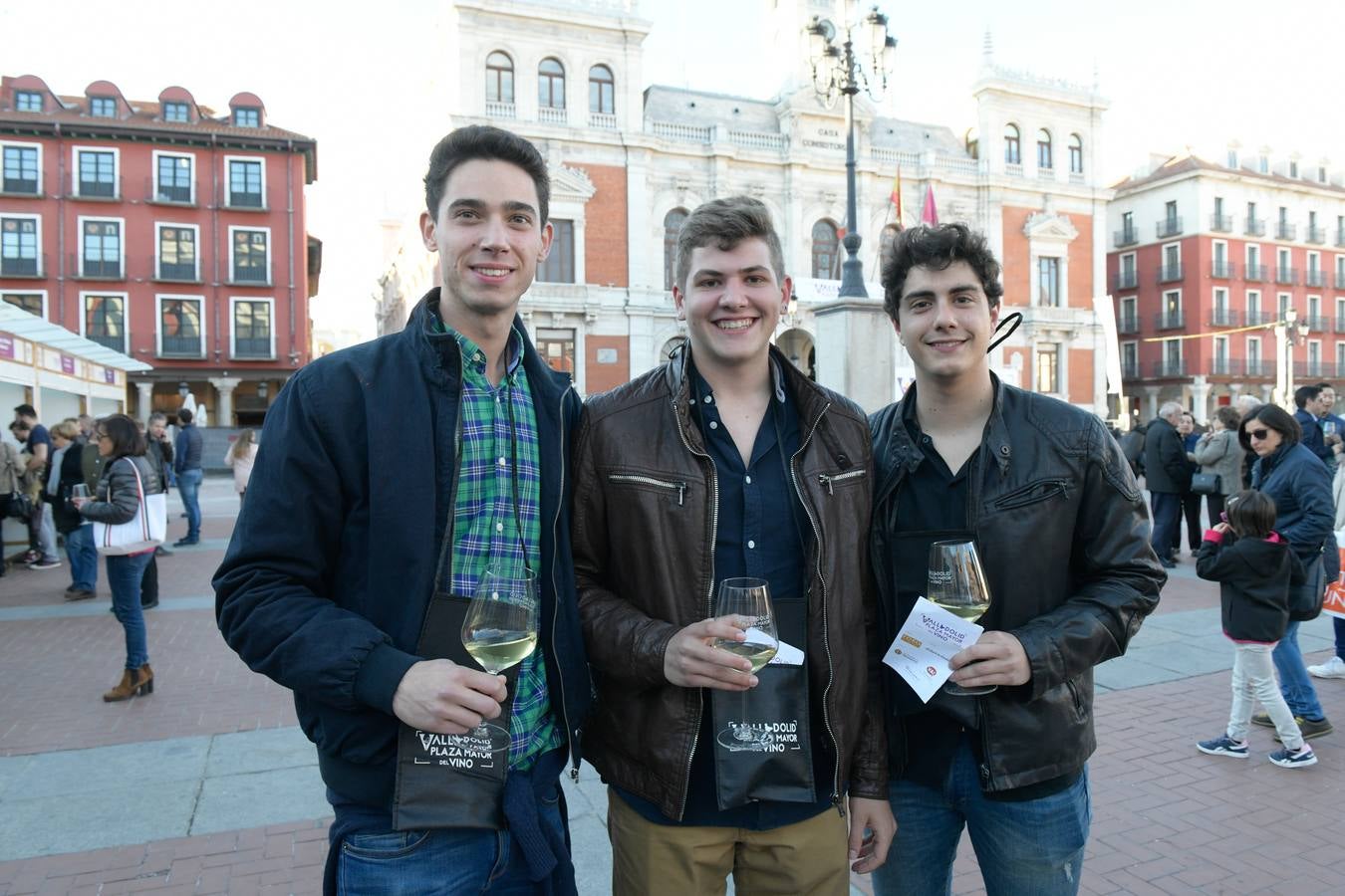 Fotos: &#039;Valladolid, Plaza Mayor del Vino&#039; el viernes por la tarde