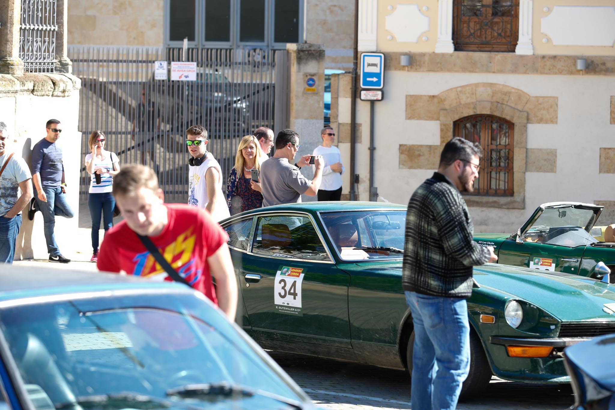 Cerca de 48 vehículos de marcas prestigiosas, como Aston Martín, Austin Healey, Bentley, Delahaye, Lotus, Porsche, Shelby Mustang, etc., procedentes de Reino Unido, se concentraron en la puerta del Museo con motivo de la visita de sus propietarios a este centro