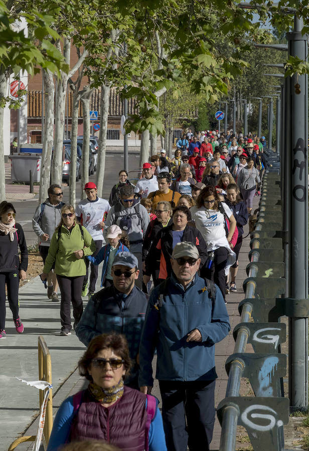 Participantes en la 42 edición de la Marcha Asprona en Valladolid