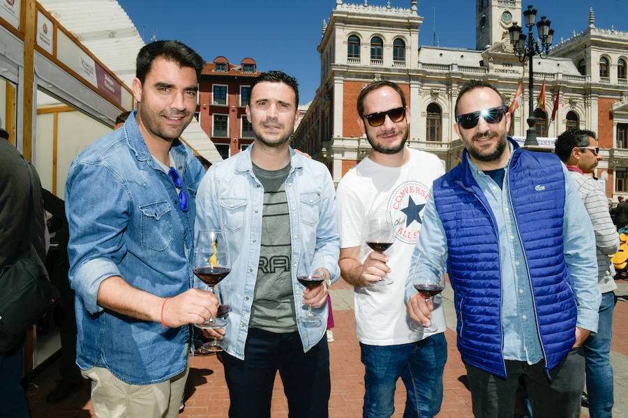 La Plaza Mayor de Valladolid ha acogido esta mañana la segunda jornada de la cita Valladolid, Plaza Mayor del Vino