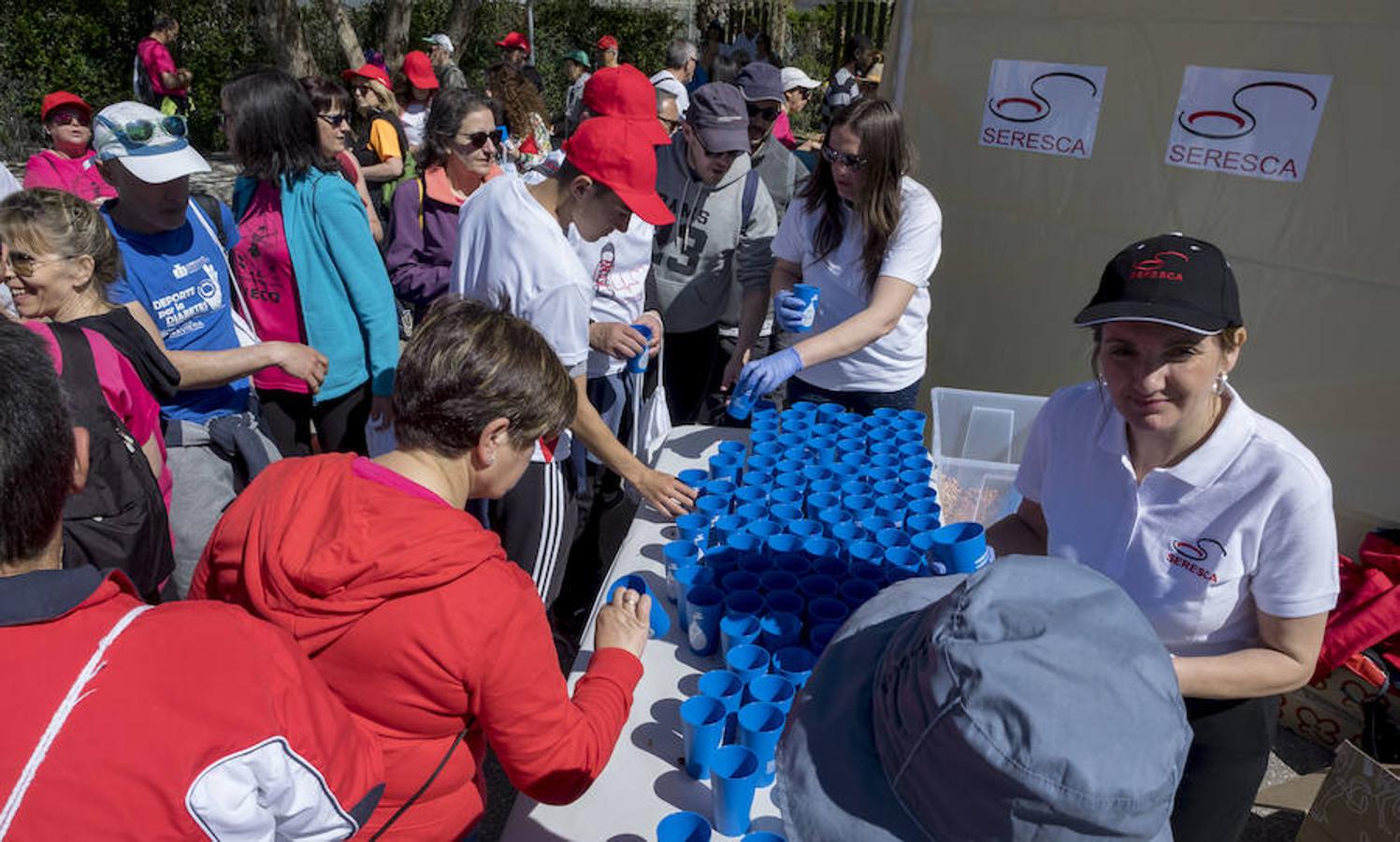 Participantes en la 42 edición de la Marcha Asprona en Valladolid