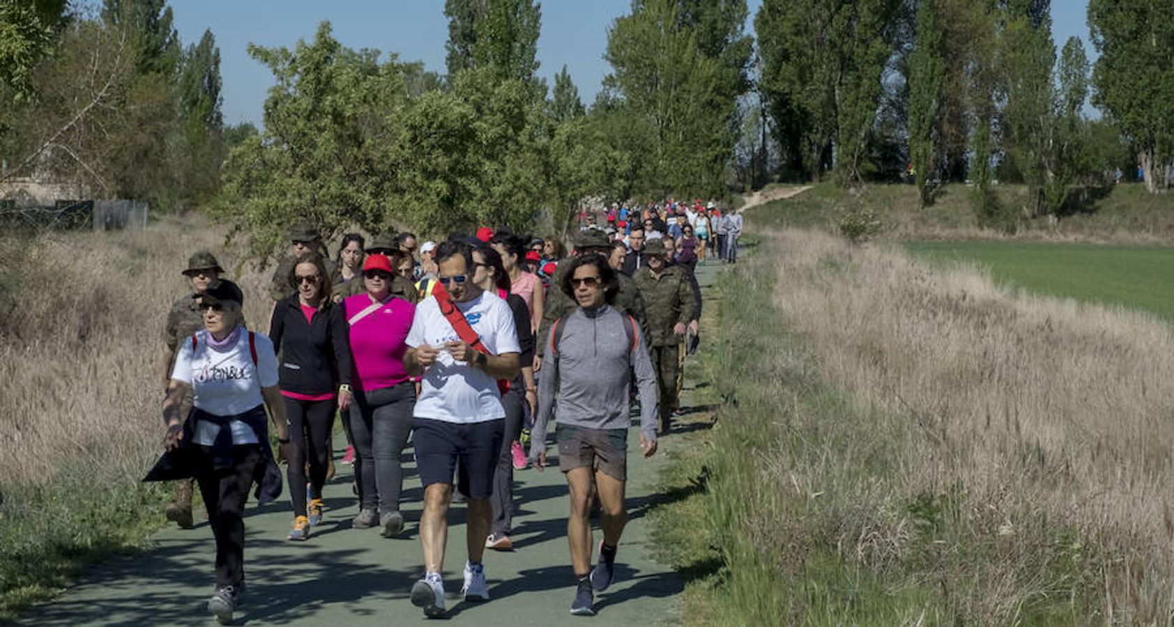 Participantes en la 42 edición de la Marcha Asprona en Valladolid