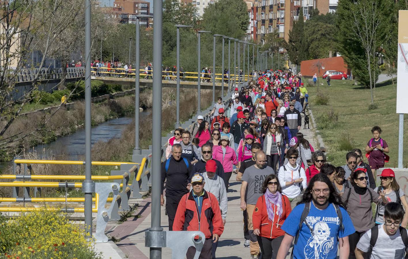 Participantes en la 42 edición de la Marcha Asprona en Valladolid
