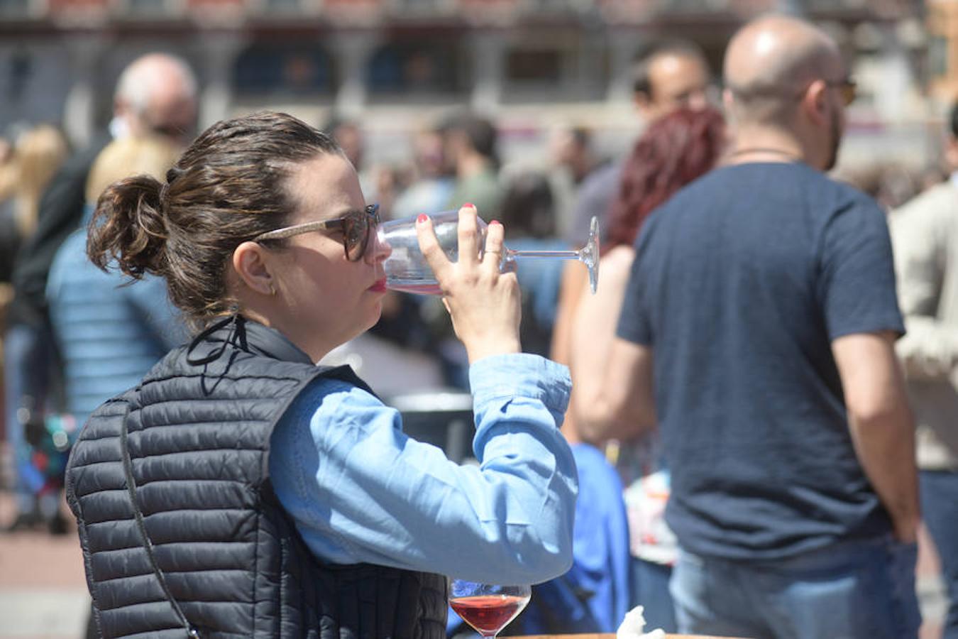 La Plaza Mayor de Valladolid ha acogido esta mañana la segunda jornada de la cita Valladolid, Plaza Mayor del Vino