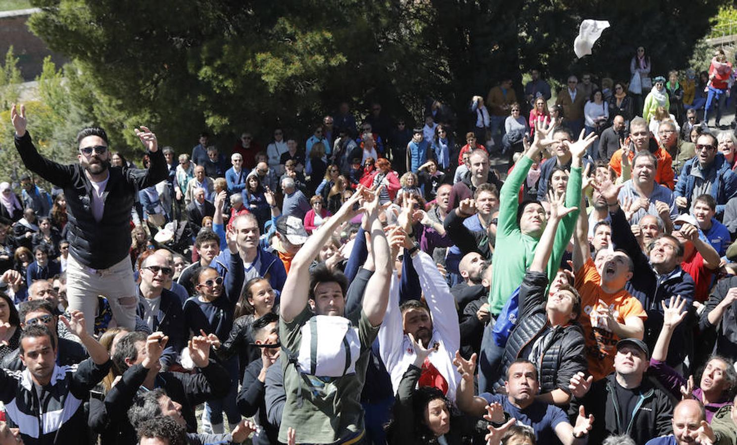 Fotos: Palencia vive la pedrea del pan y el queso