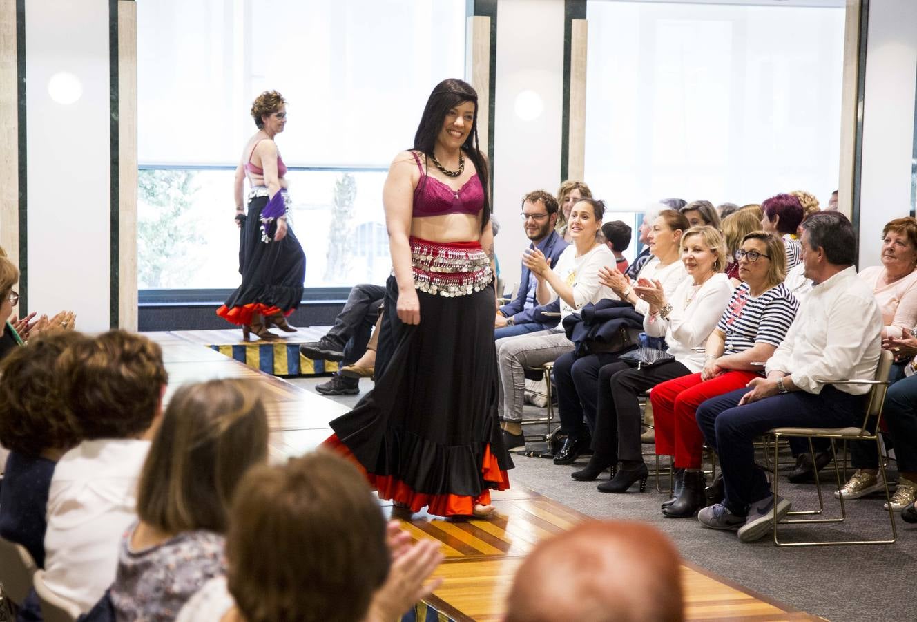 La Asociación Española Contra el Cáncer celebra en el hotel Olid la edición número 22 de su desfile