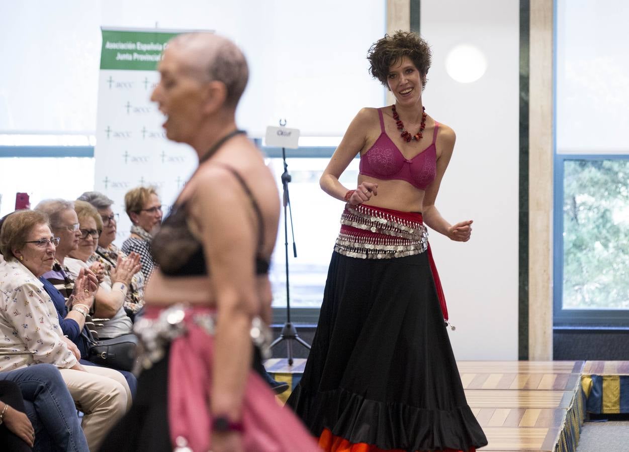 La Asociación Española Contra el Cáncer celebra en el hotel Olid la edición número 22 de su desfile