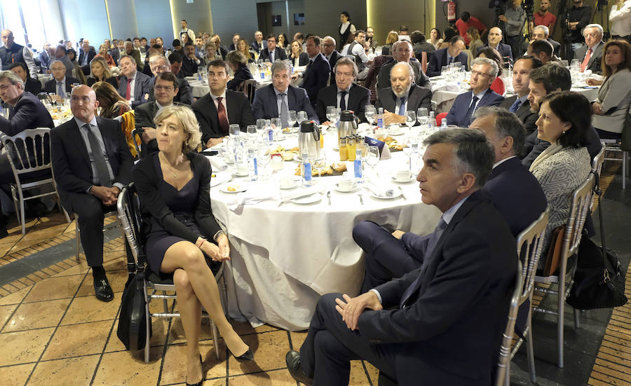 Mesa de presidencia.