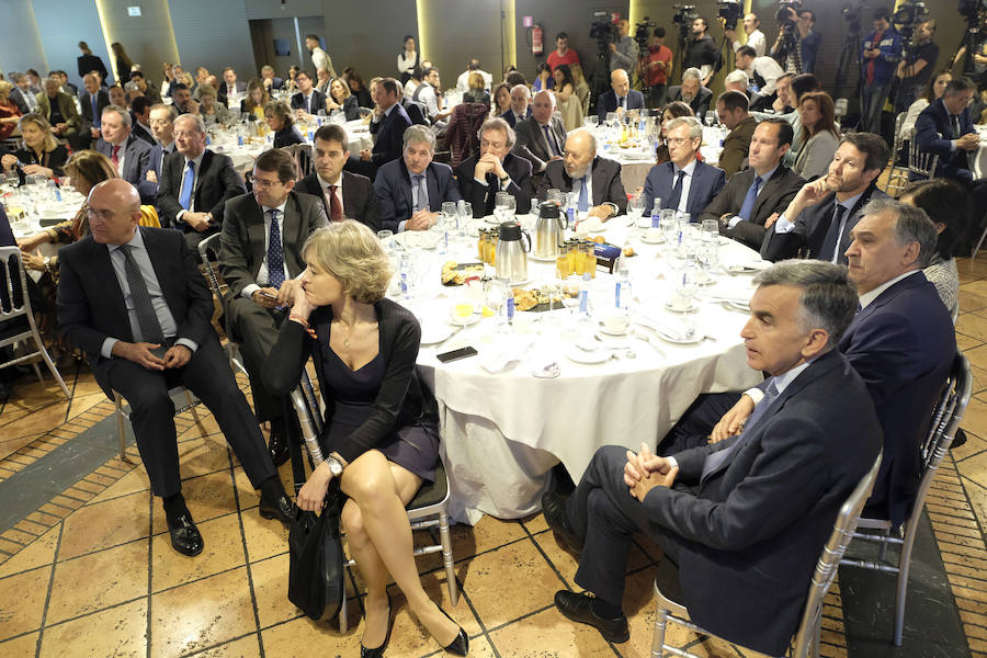 Mesa de presidencia.