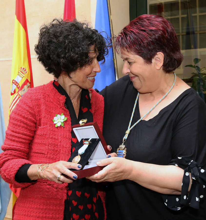 Fotos La Asociación Contra El Cáncer De Segovia Recibe La Medalla De Oro De La Ciudad El