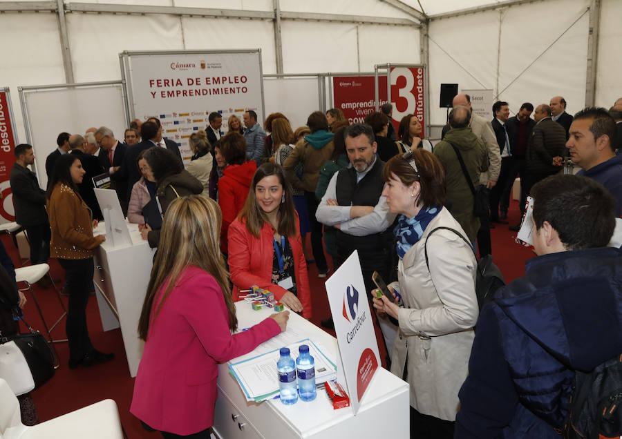 Fotos: El empleo se acerca a los jóvenes en Palencia