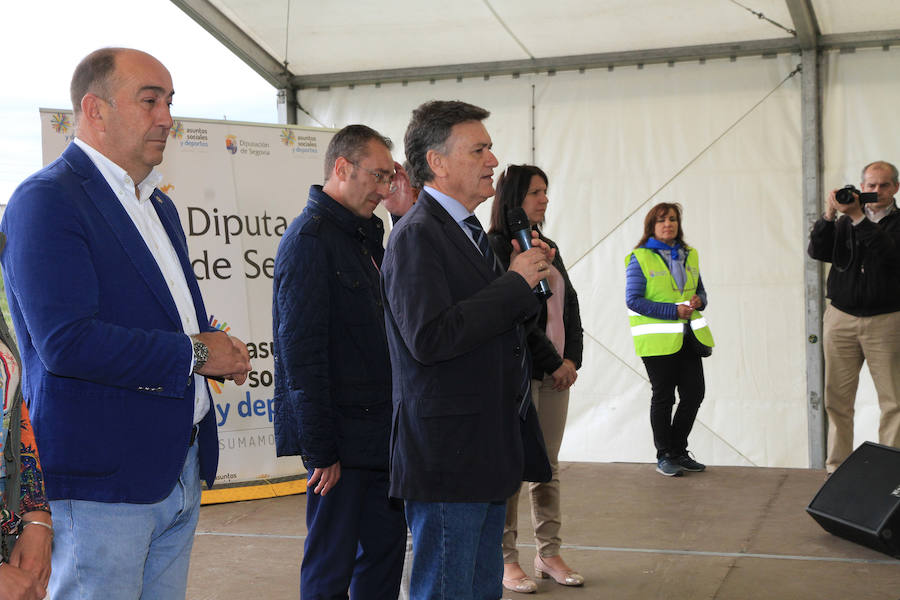 Fotos: Encuentro de participantes en las aulas de manualidades de la Diputación de Segovia.