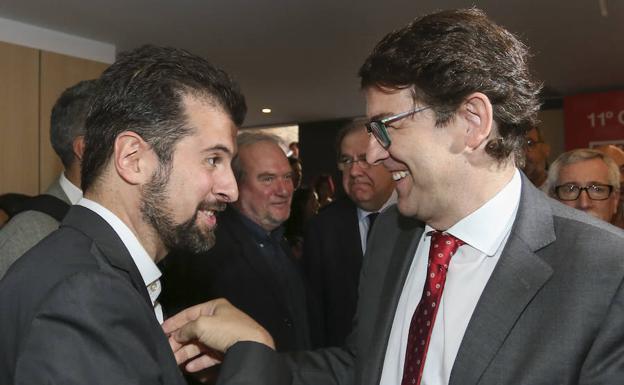 Luis Tudanca (izquierda) y Alfonso Fernández Mañueco, en una imagen de junio de 2017.