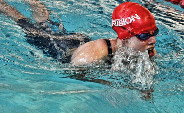 Imagen principal - Jacobo Garrido y Laura Mengo confirman el relevo en el Open de Natación Adaptada