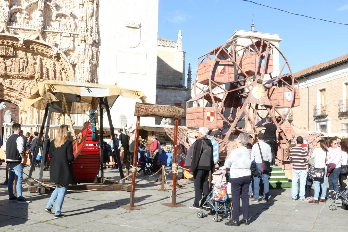 Cien puestos ambientados con la estética castellana del siglo XIX participan en esta edición, donde se podrán encontrar gran variedad de productos artesanos y de alimentación