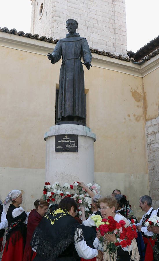 Fotos: Pasacalles y ofrenda floral a San Pedro Regalado