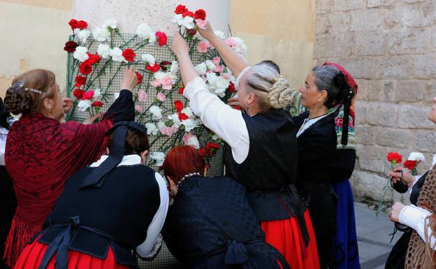Galería. Pasacalles y ofrenda floral a San Pedro Regalado. 