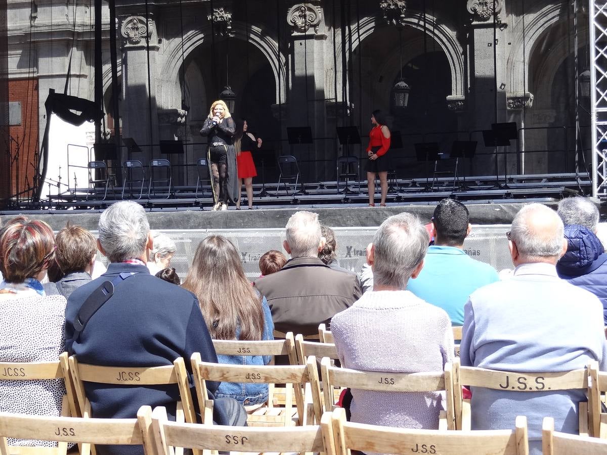 Fotos: Danzas latinas en la Plaza Mayor de Valladolid