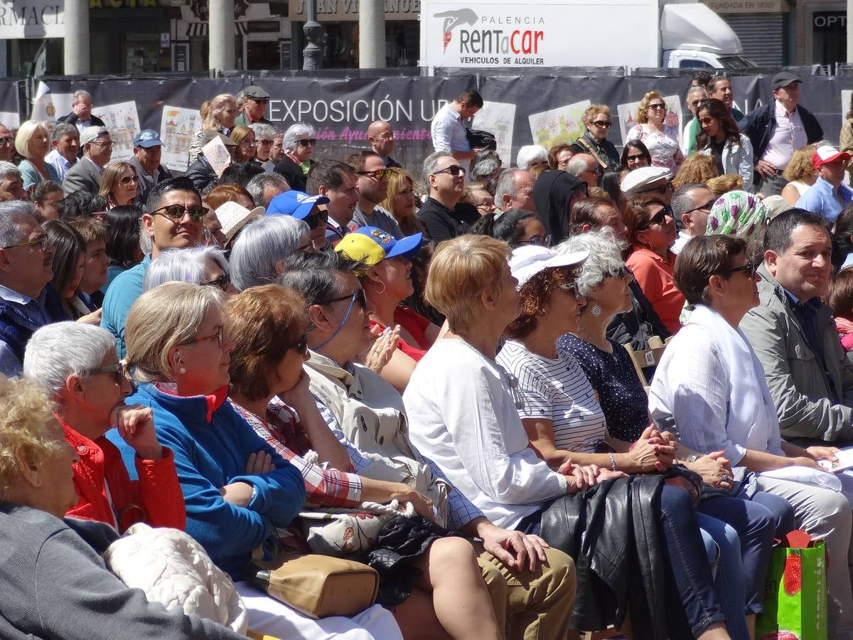 Fotos: Danzas latinas en la Plaza Mayor de Valladolid