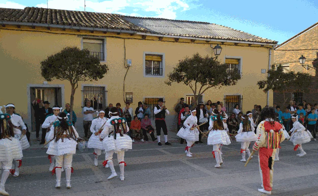 Grupo de danzas y paloteo de Pobladura de Pelayo García de León, 