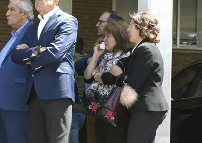 Imagen secundaria 1 - Llegada del féretro a la Comandancia de la Guardia Civil de Valladolid, donde se ha instalado la capilla ardiente.