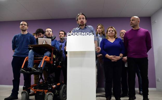 Podemos en una rueda de prensa en marzo de 2016.