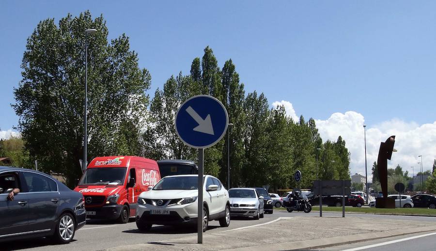 Atascos en el cruce de la avenida Juan Carlos I y Padre Claret el pasado 2 de mayo.