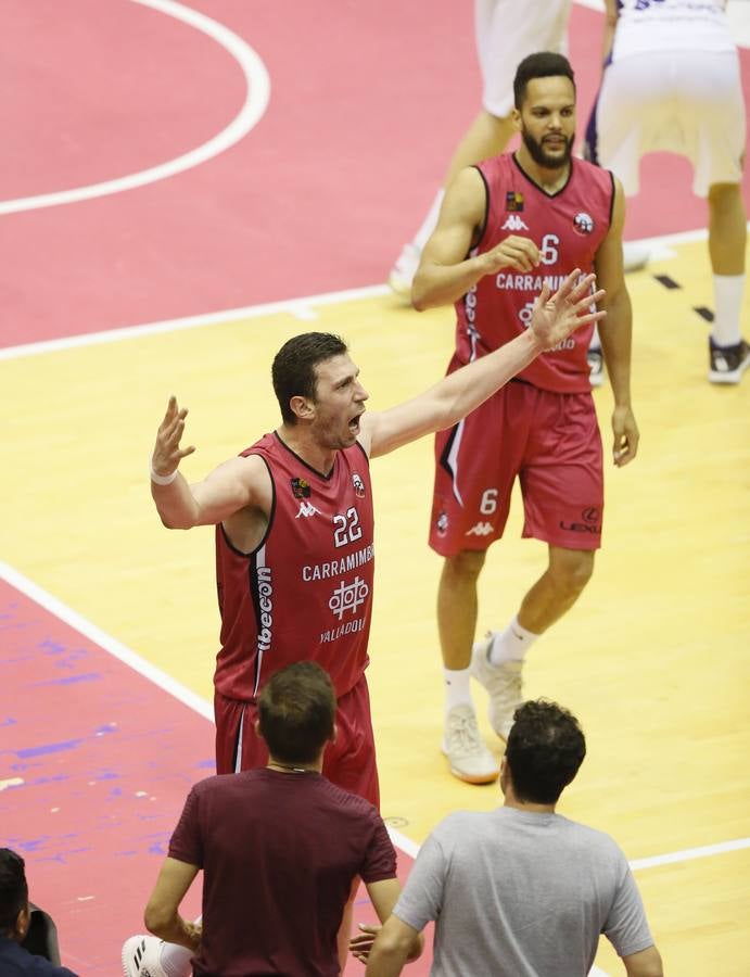 Fotos: El Carramimbre vence al Melilla por 85-64 y se adelanta en la eliminatoria