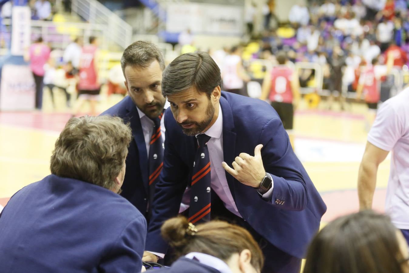 Fotos: El Carramimbre vence al Melilla por 85-64 y se adelanta en la eliminatoria