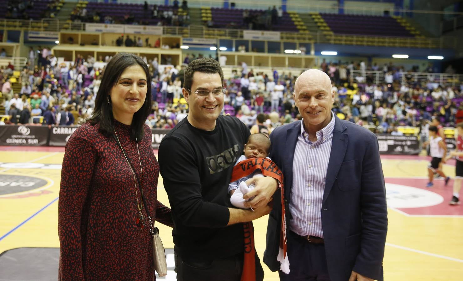 Fotos: El Carramimbre vence al Melilla por 85-64 y se adelanta en la eliminatoria